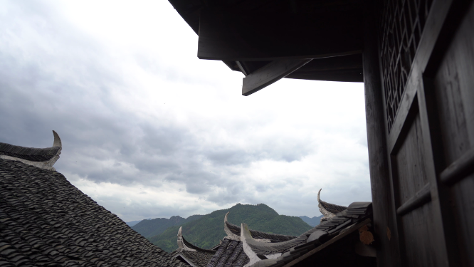 古镇翘脚房檐素材