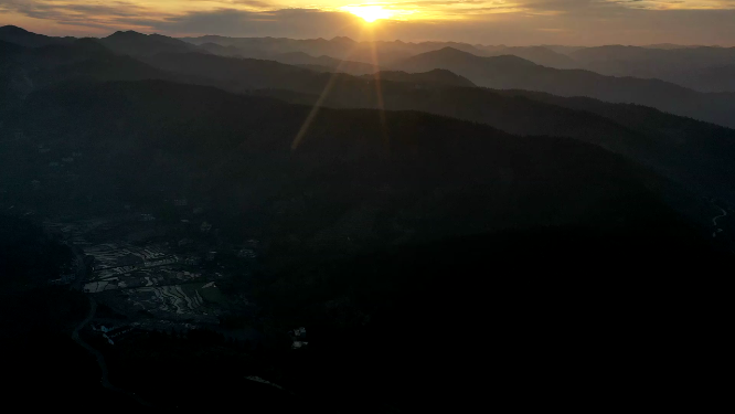 夕阳霞光梯田航拍