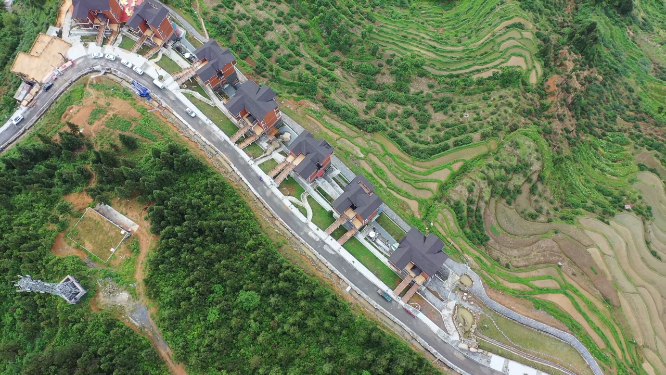 山谷梯田航拍