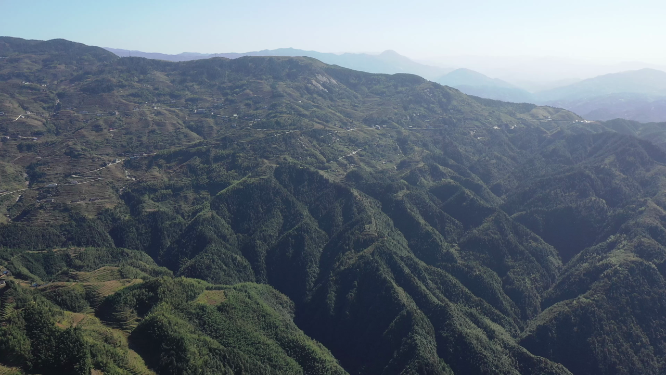 山川沟壑纵横航拍