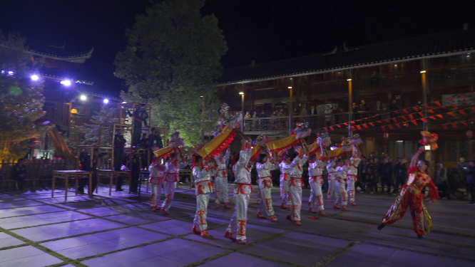 雪峰山旅游雁鹅界夜间民族活动