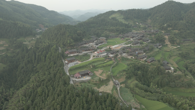 穿岩山国家森林公园雁鹅界山川树林航拍