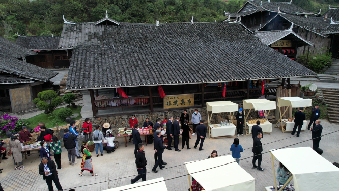 雁鹅界热闹非遗集市人群