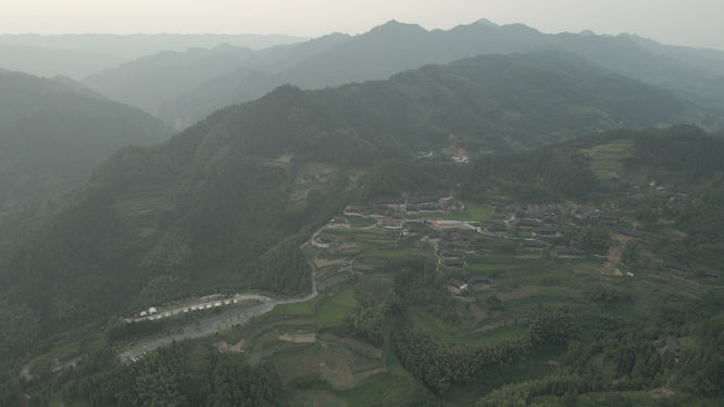 穿岩山国家森林公园雁鹅界山川树林航拍