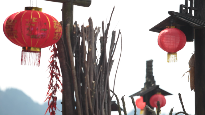 雁鹅界传统建筑屋檐红灯笼特写素材