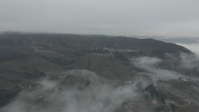 云瑶雪峰山山背云雾