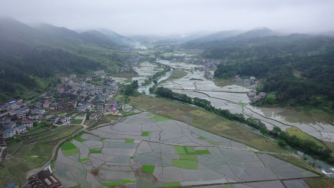 云瑶雪峰山山坡梯田航拍素材