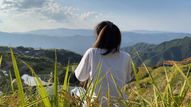山背人物互动素材