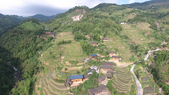 山背山谷田野航拍素材