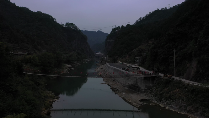 穿梭枫香瑶寨流水河岸航拍