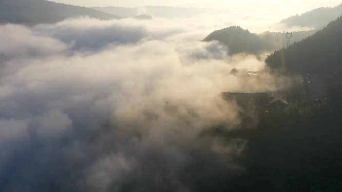 枫香瑶寨山顶云雾航拍