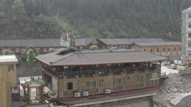 枫香瑶寨江边餐厅