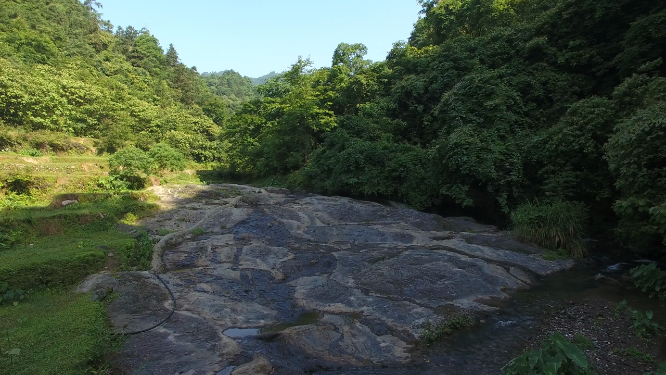 瀑布流水山林素材