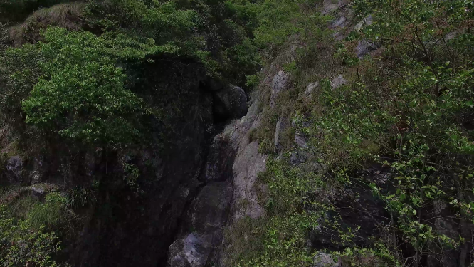 穿岩山山谷绿林航拍