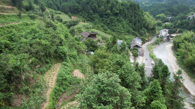 穿岩山村部远景航拍