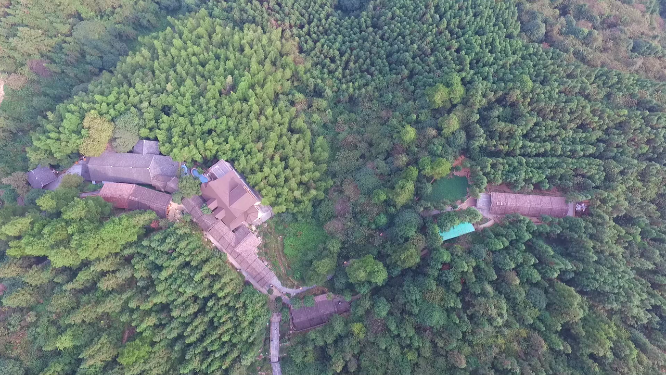 穿岩山俯视风景航拍 