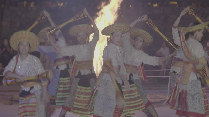 篝火晚会民族少女表演活动