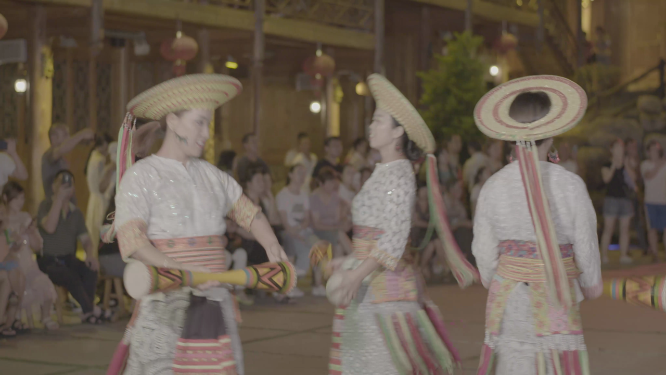 篝火晚会民族少女表演活动