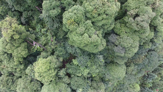 穿岩山俯视航拍