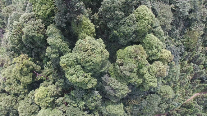 穿岩山俯视航拍