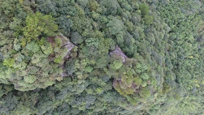 穿岩山俯视航拍