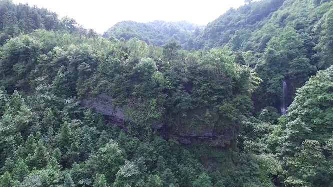 穿岩山运镜航拍