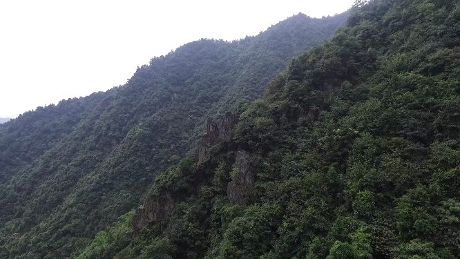 穿岩山绿林航拍