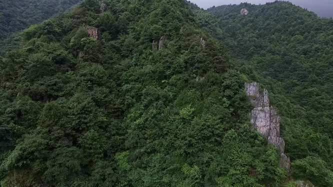 穿岩山绿林航拍