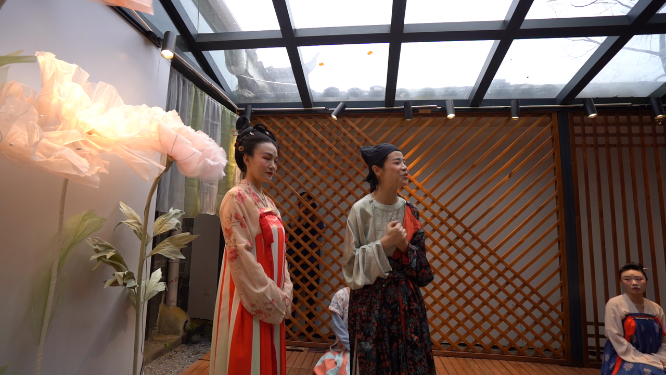 裙幄宴古装女子集体学习互动素材