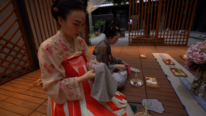 裙幄宴古装女子针织活动素材