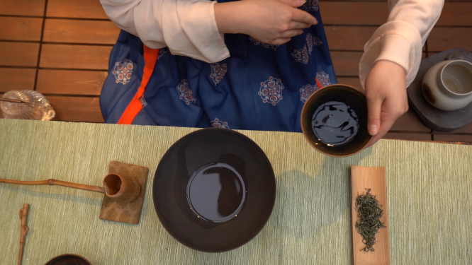 裙幄宴女子煮茶斟茶素材