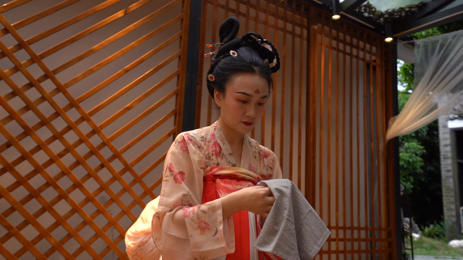 裙幄宴古装女子针织活动素材