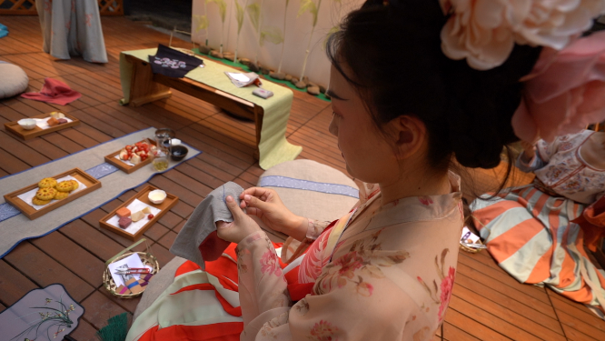 裙幄宴古装女子针织活动素材
