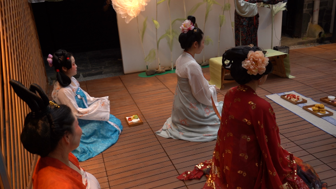 裙幄宴古装女子集体学习互动素材