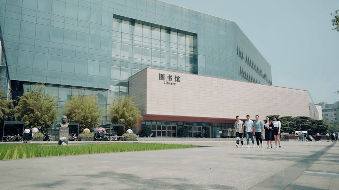 图书馆 学生散步镜头