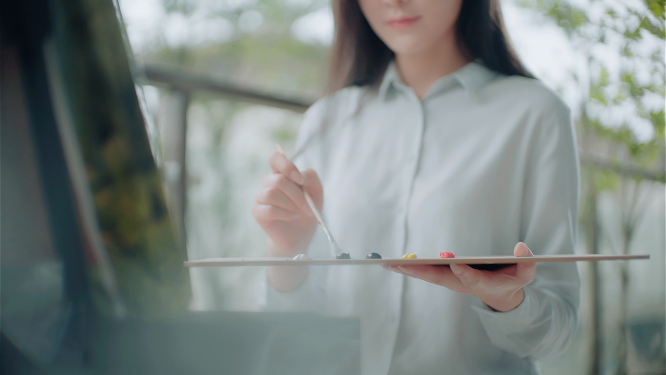 看书画画系列：美女画画