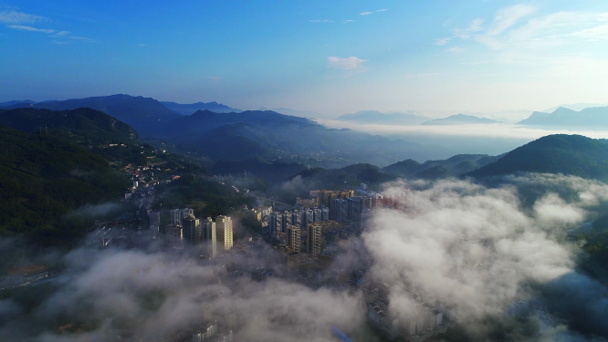 雷波坪山航拍风景