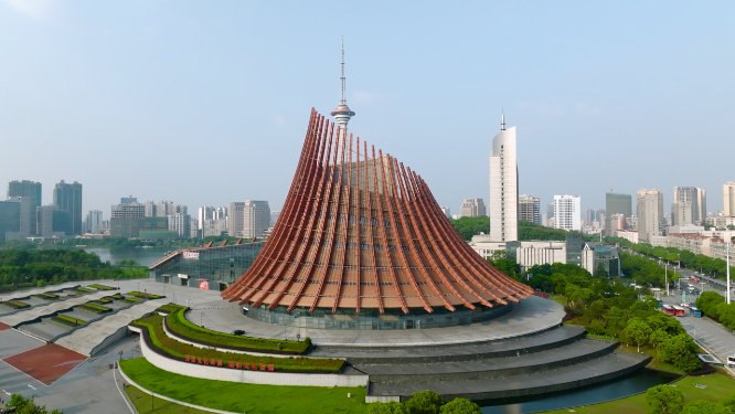 4K航拍株洲神龙大剧院