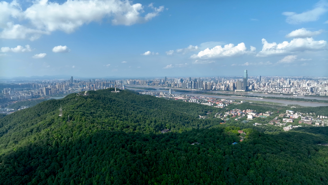 4K航拍长沙岳麓山城市全景
