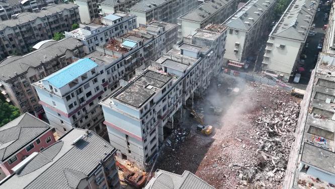 违章建筑 危房拆除