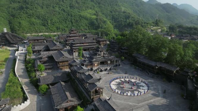 4K航拍龙山惹巴拉土家摆手舞