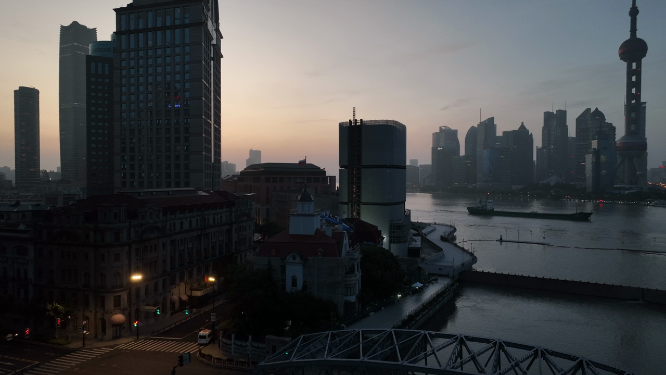 航拍中国上海凌晨外滩陆家嘴日出时刻