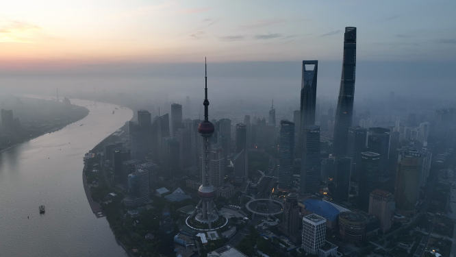 航拍中国上海凌晨外滩陆家嘴日出时刻