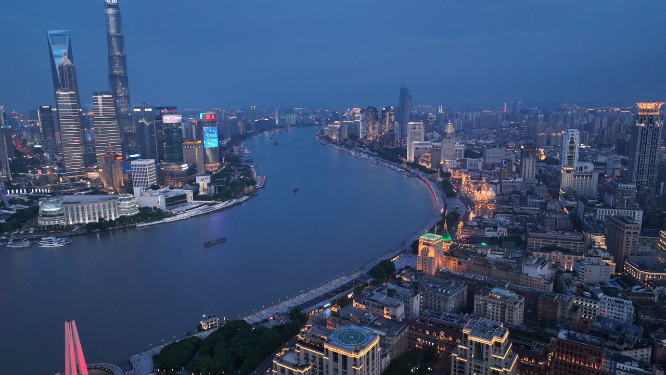 航拍中国上海陆家嘴外滩CBD夜景