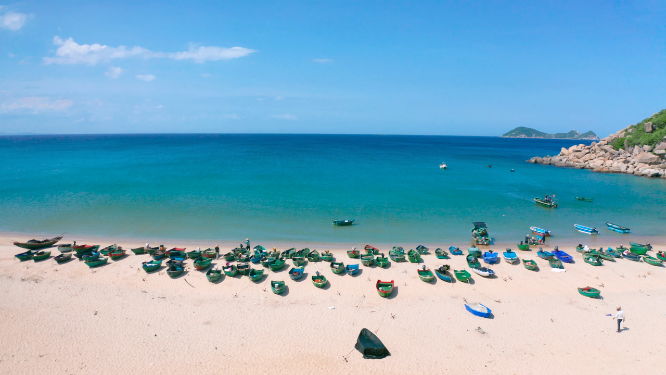 大花角海岸船舶航拍