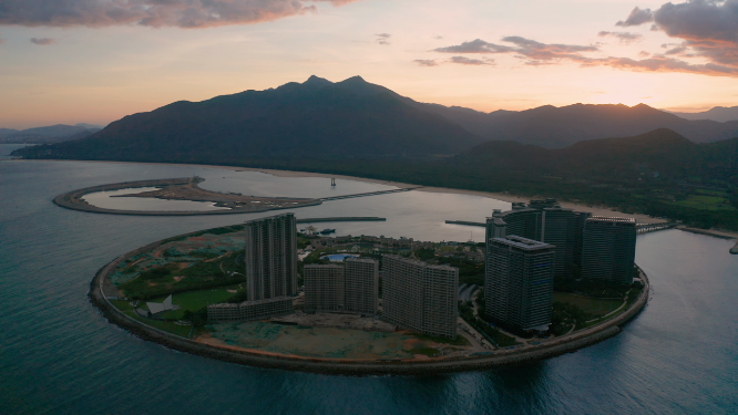 日月湾岛上建筑航拍特写