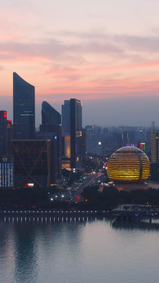 钱江新城粉红晚霞繁华都市（竖屏）