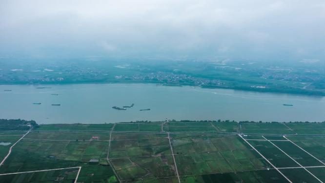 杭州富阳富春江江南烟雨航拍延时