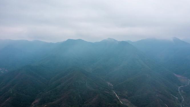 杭州富阳群山云雾缭绕航拍延时