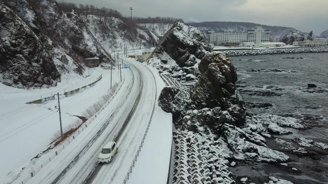 日本北海道知床半岛海岸线公路风光